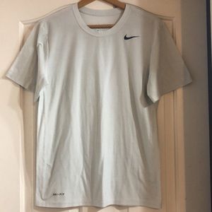 Nike Men’s Dri Fit T-shirt Small